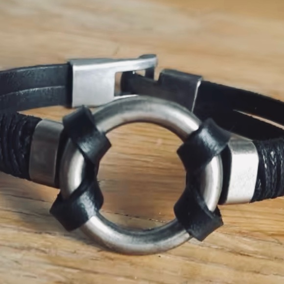 Men Black Leather Bracelet - Picture 5 of 5